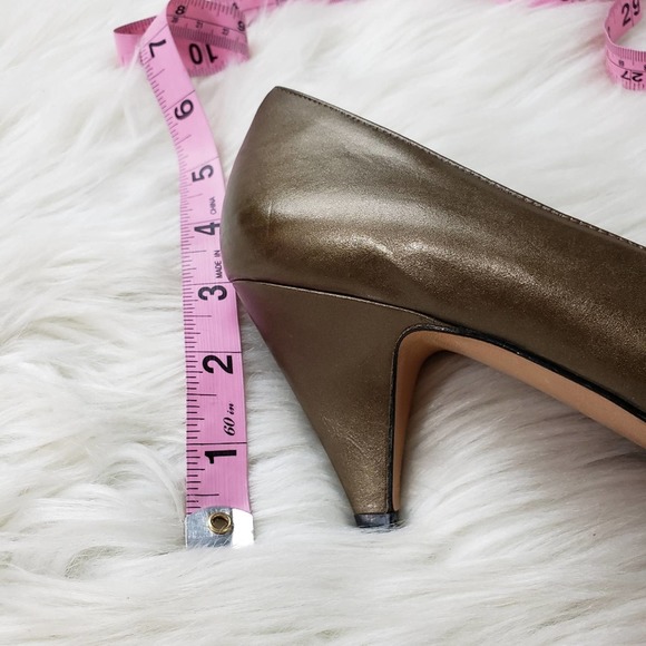 Vintage Amalfi Brownish Gold short pump heels 7B - Picture 3 of 8